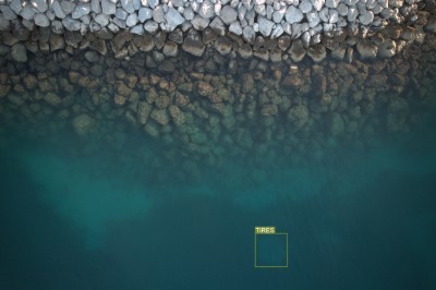 Drone image of seafloor litter, half-size preview